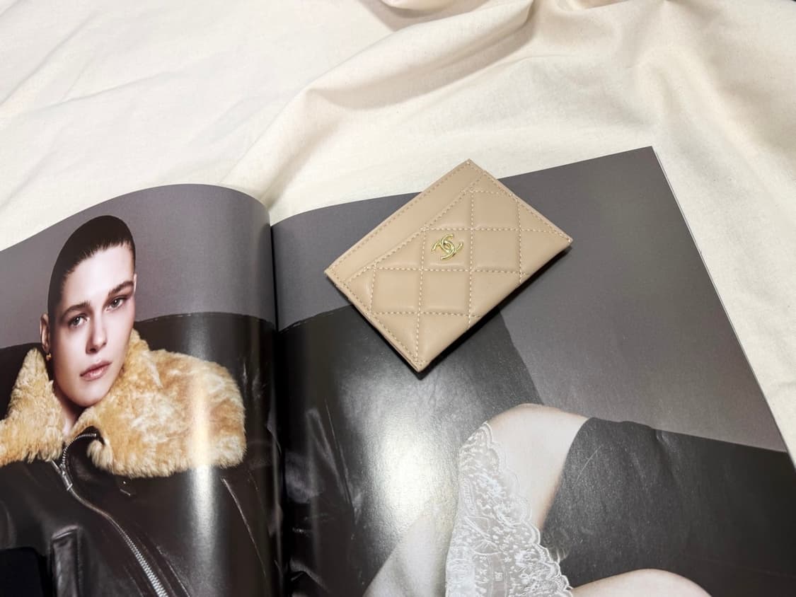 샤넬뷰티 램스킨 카드지갑 베이지 풀박스 상품이미지8