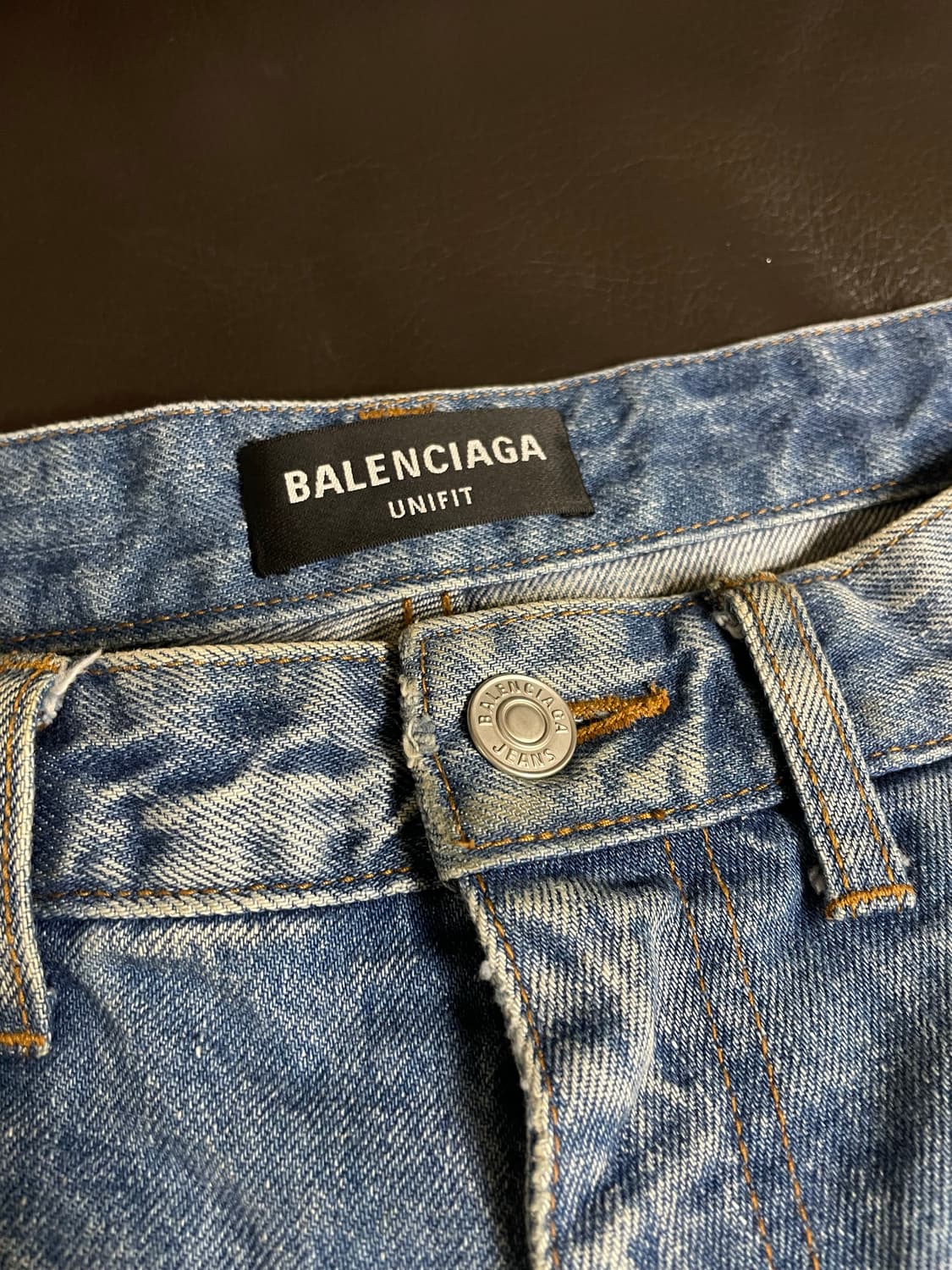 발렌시아가 디스트로이드 데님 팬츠 상품이미지2