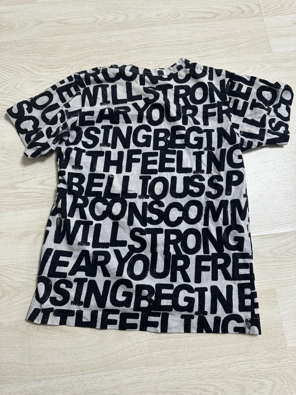 Comme des garcons 꼼데가르송 전판 나염 티셔츠 (xs) 상품이미지2