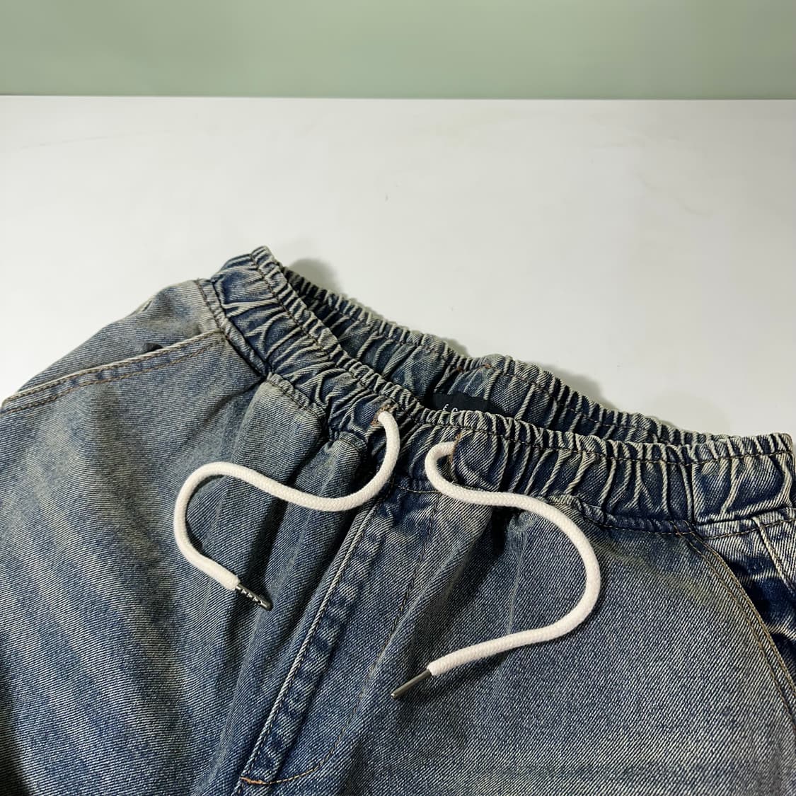 M 빈티지 와이드핏 썬더녹워시드 밴딩 데님팬츠 상품이미지4