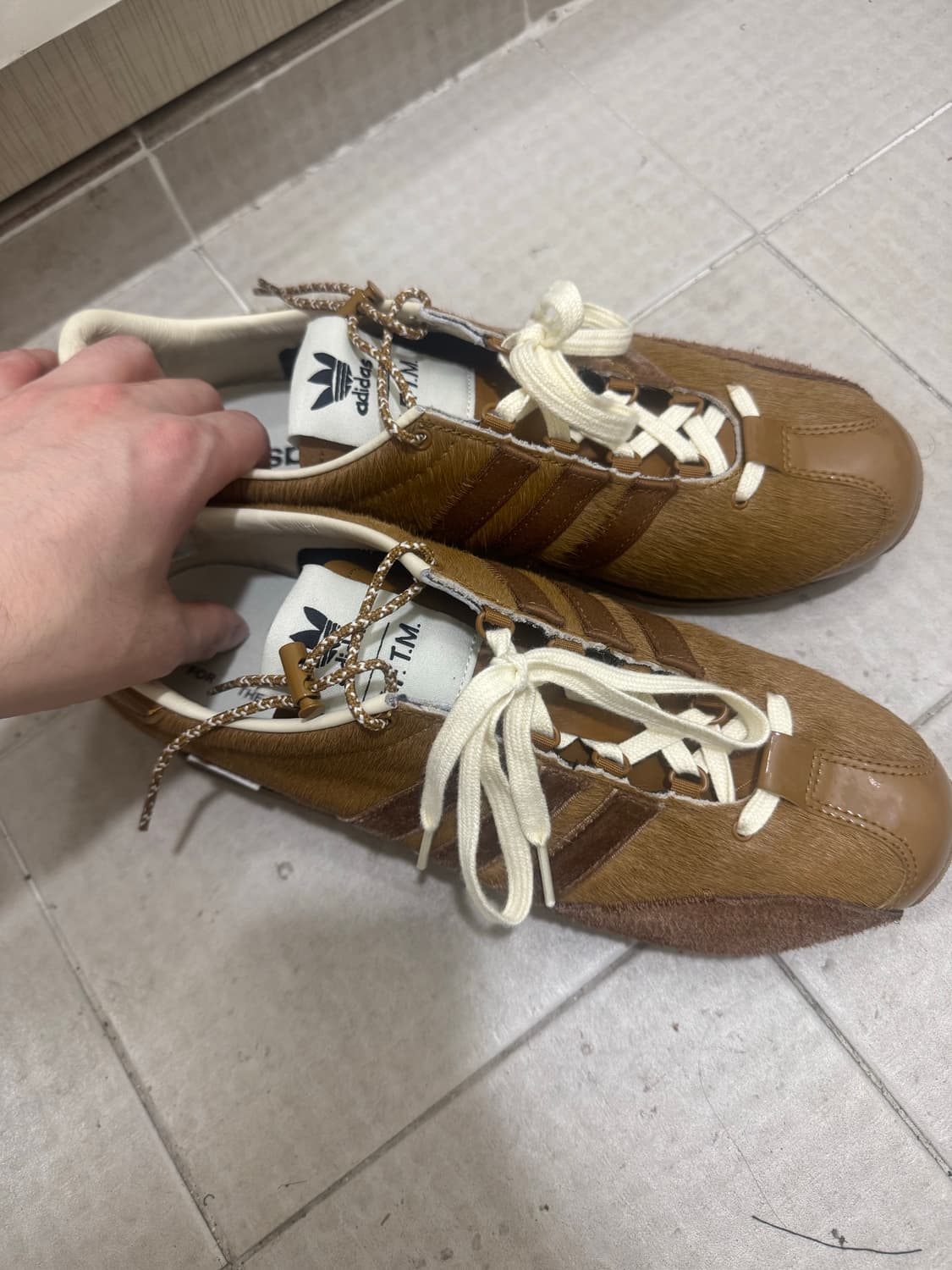 아디다스 x 송 포 더 뮤트 컨트리 OG 275 상품이미지1