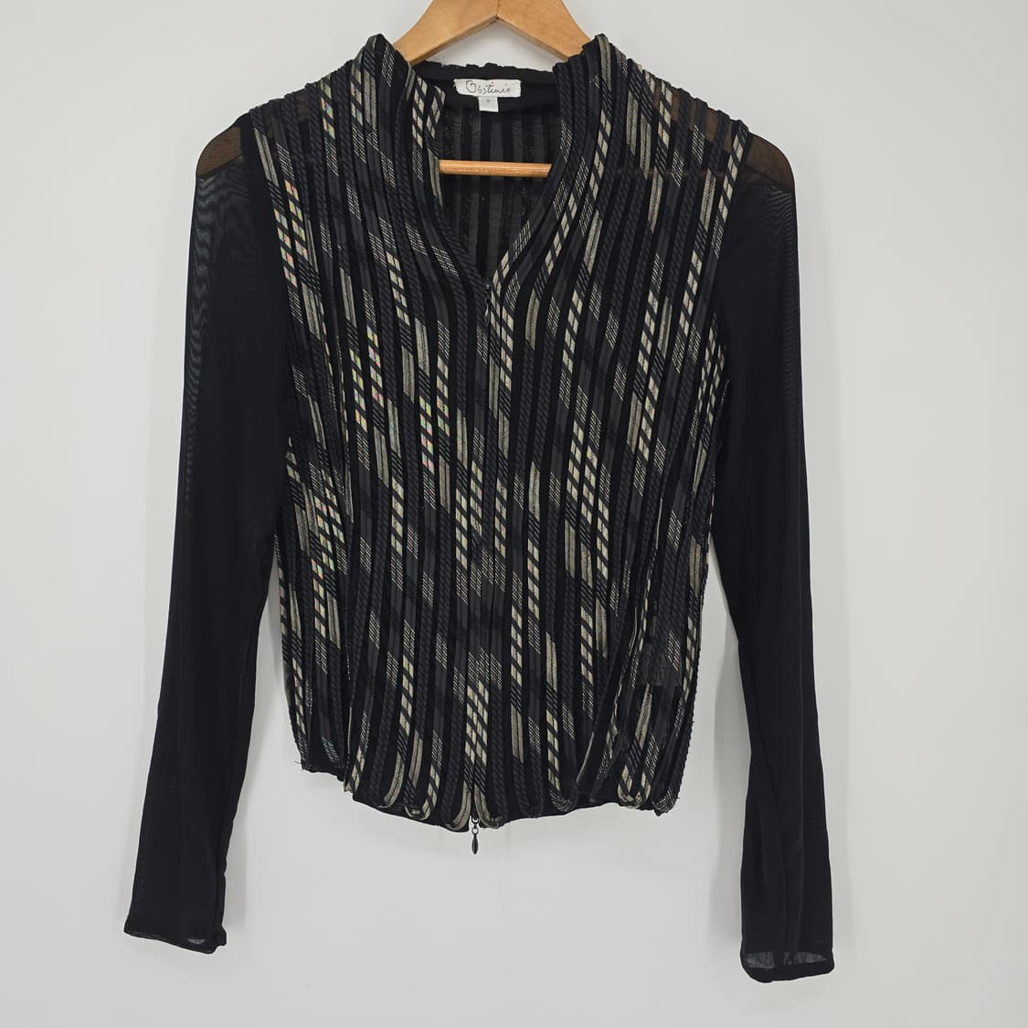 프리미엄 시스루 스트라이프 블랙 탑 (유니크 입체 패턴) 상품이미지2