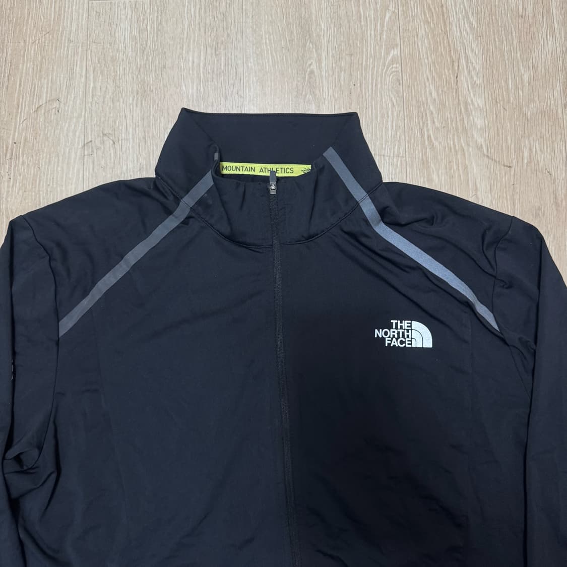 노스페이스 아틀레틱 로고 바람막이 자켓 XL/105  상품이미지2