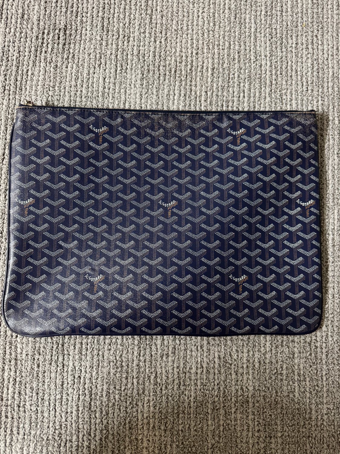 고야드 세나 클러치 PM 네이비 상품이미지1