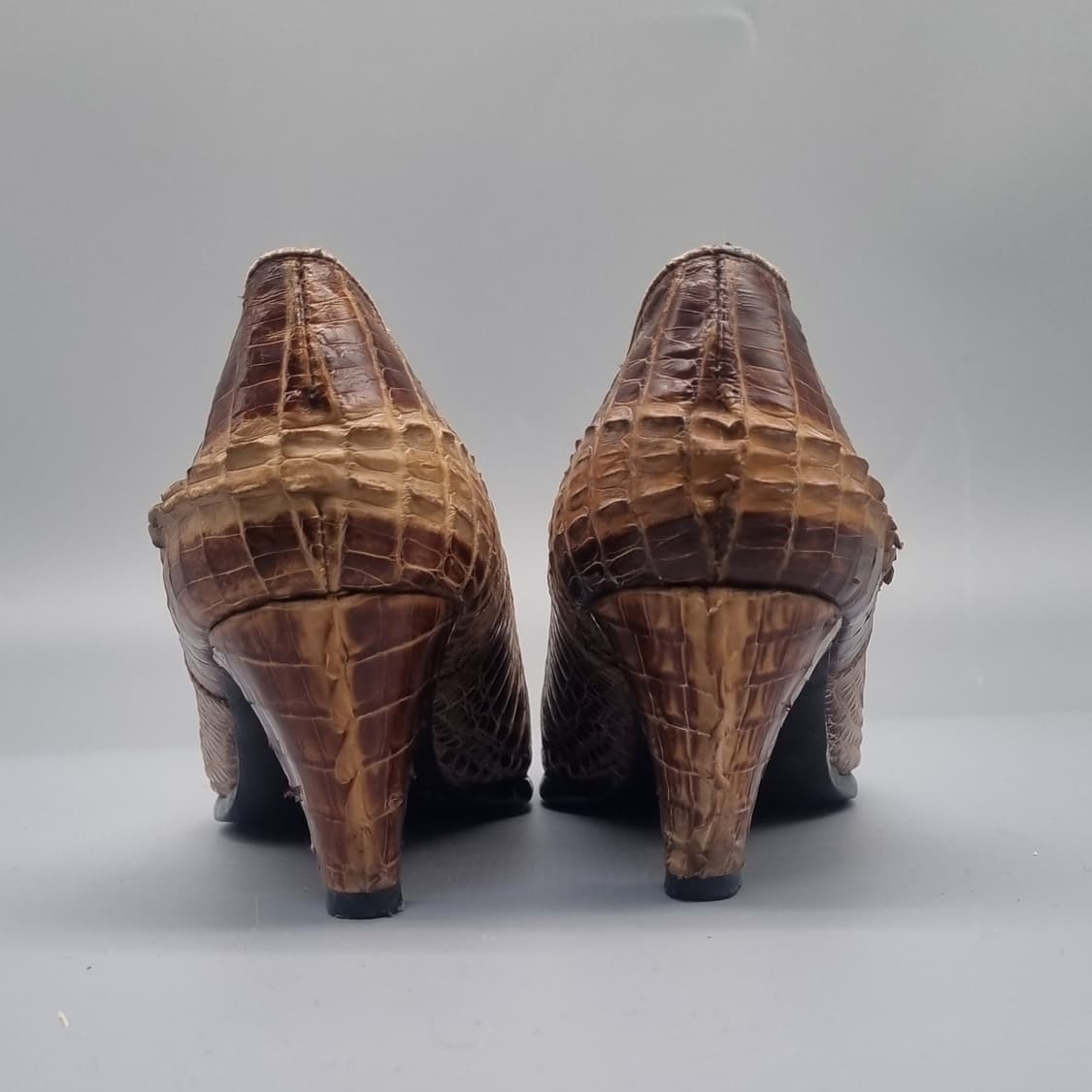 셈프레 악어가죽 여성구두 245 굽7 상품이미지4