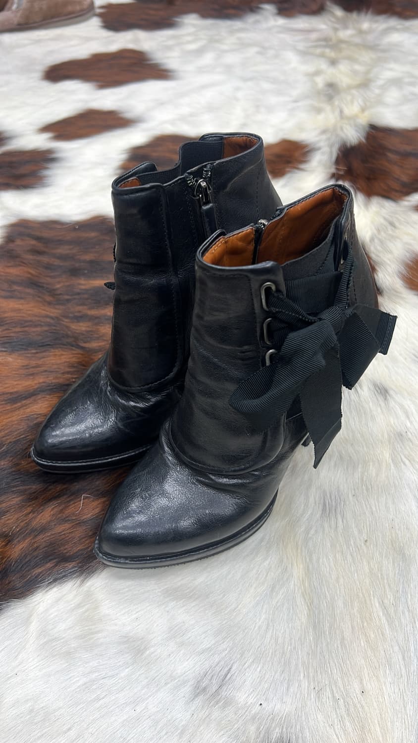 지방시 리본 레이스업 앵클 부츠 힐 상품이미지1