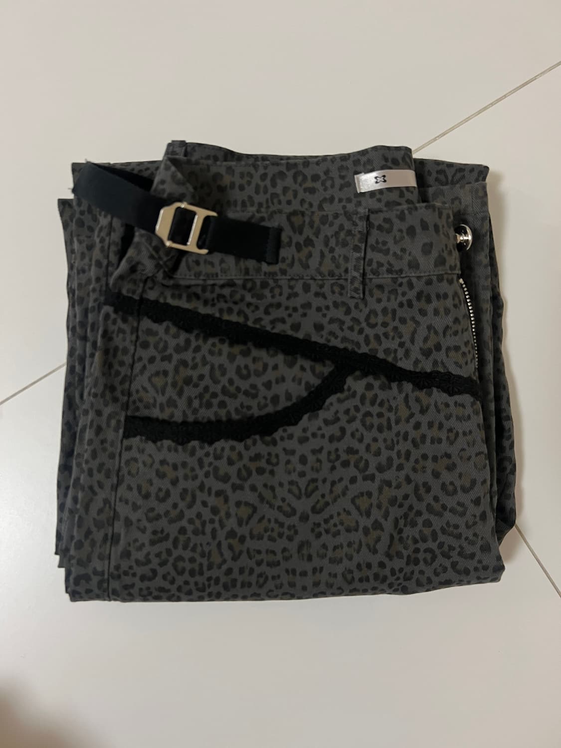 셋업이엑스이-LEOPARD LACE PANTS / CHARCOAL 상품이미지4