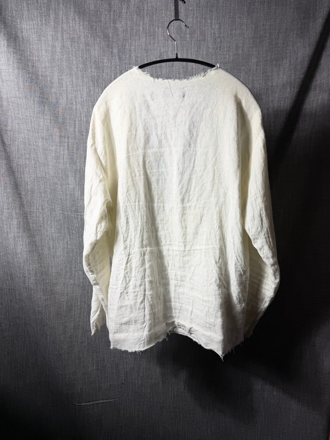 엘레나 도슨 컷오프 오픈넥 티셔츠 상품이미지2