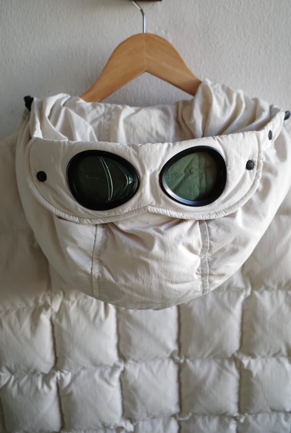 CP컴퍼니 고글 패딩조끼 판매(2xl) 상품이미지5