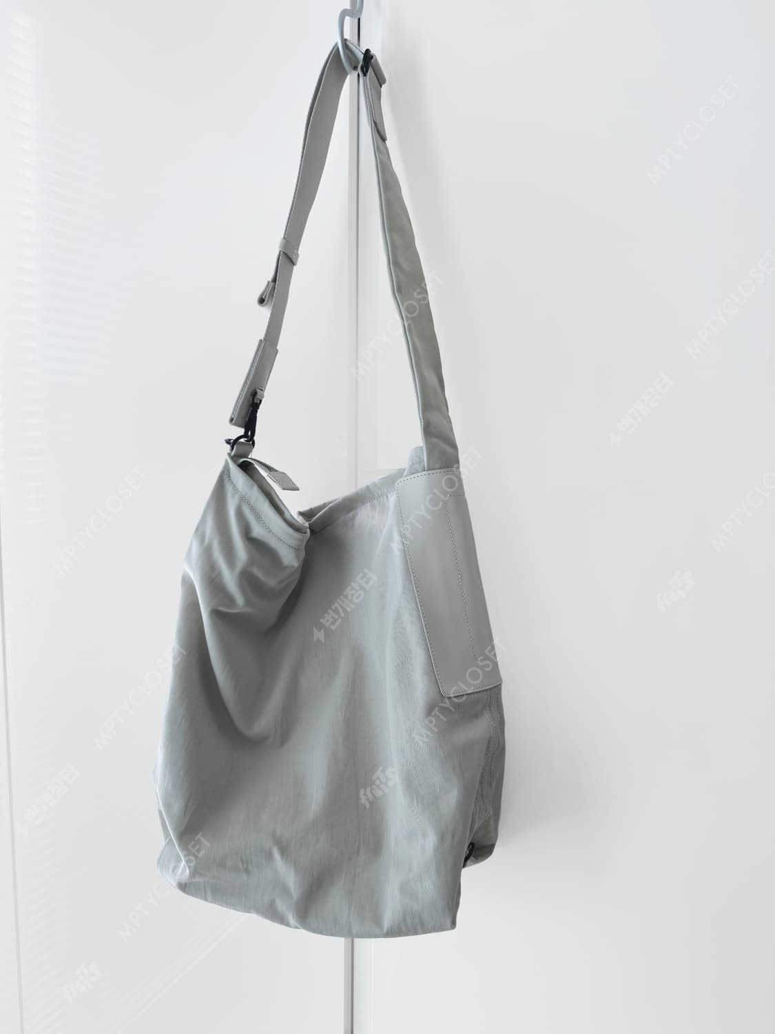 빈폴 LESS BAG2 라지 라이트 그레이 상품이미지6