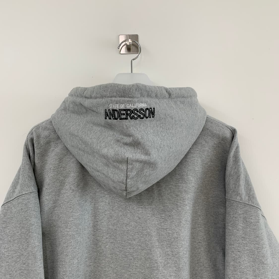 앤더슨벨 그레이 후드티 상품이미지6