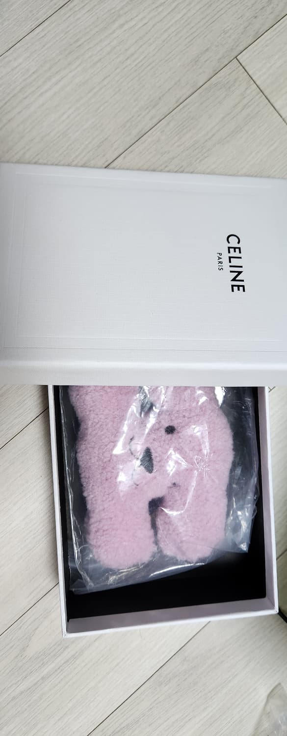 셀린느 트리옹프 하트 폼폼 참 셔링 앤 아세테이트 내츄럴 상품이미지1