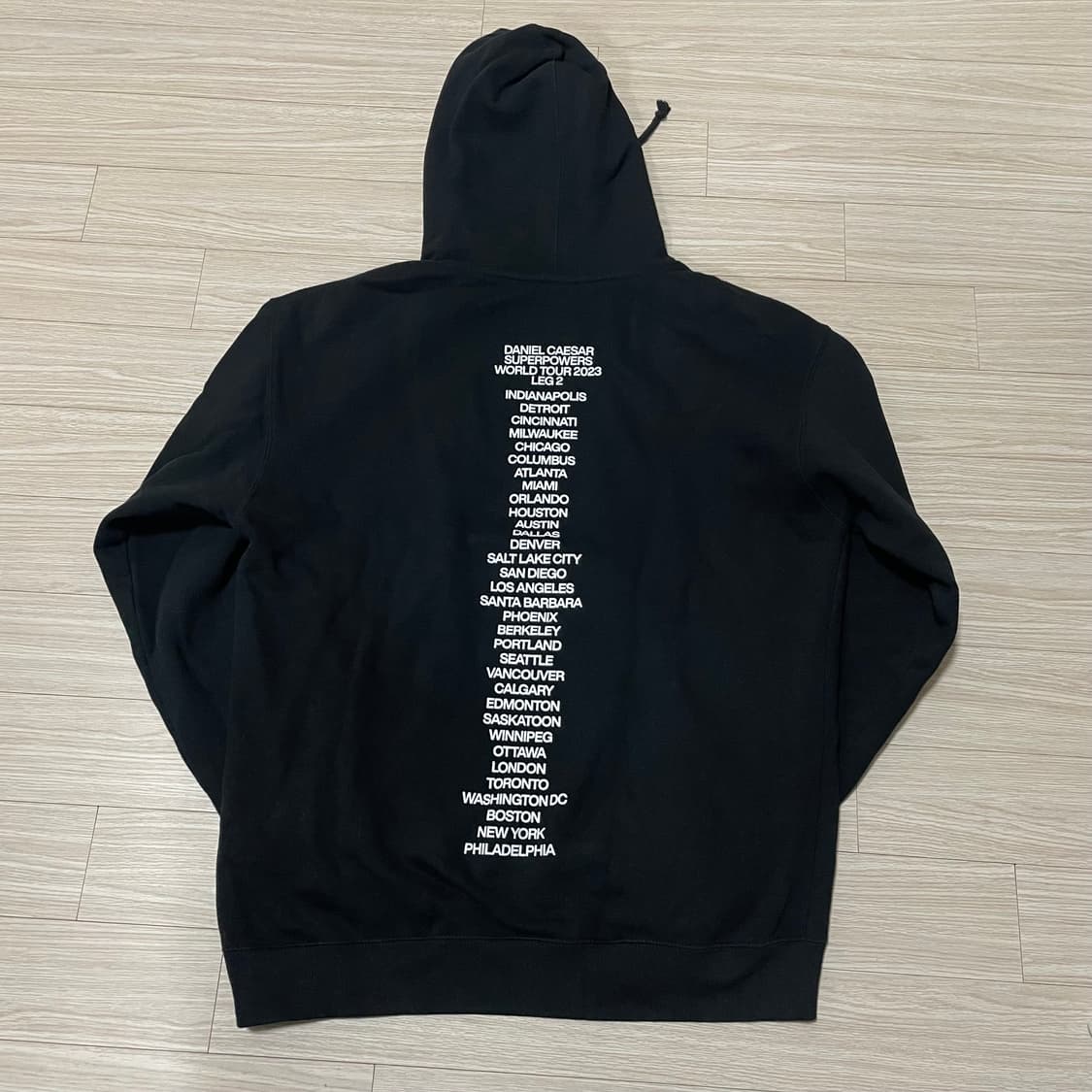 다니엘시저 머천 2023투어 후드티 상품이미지2