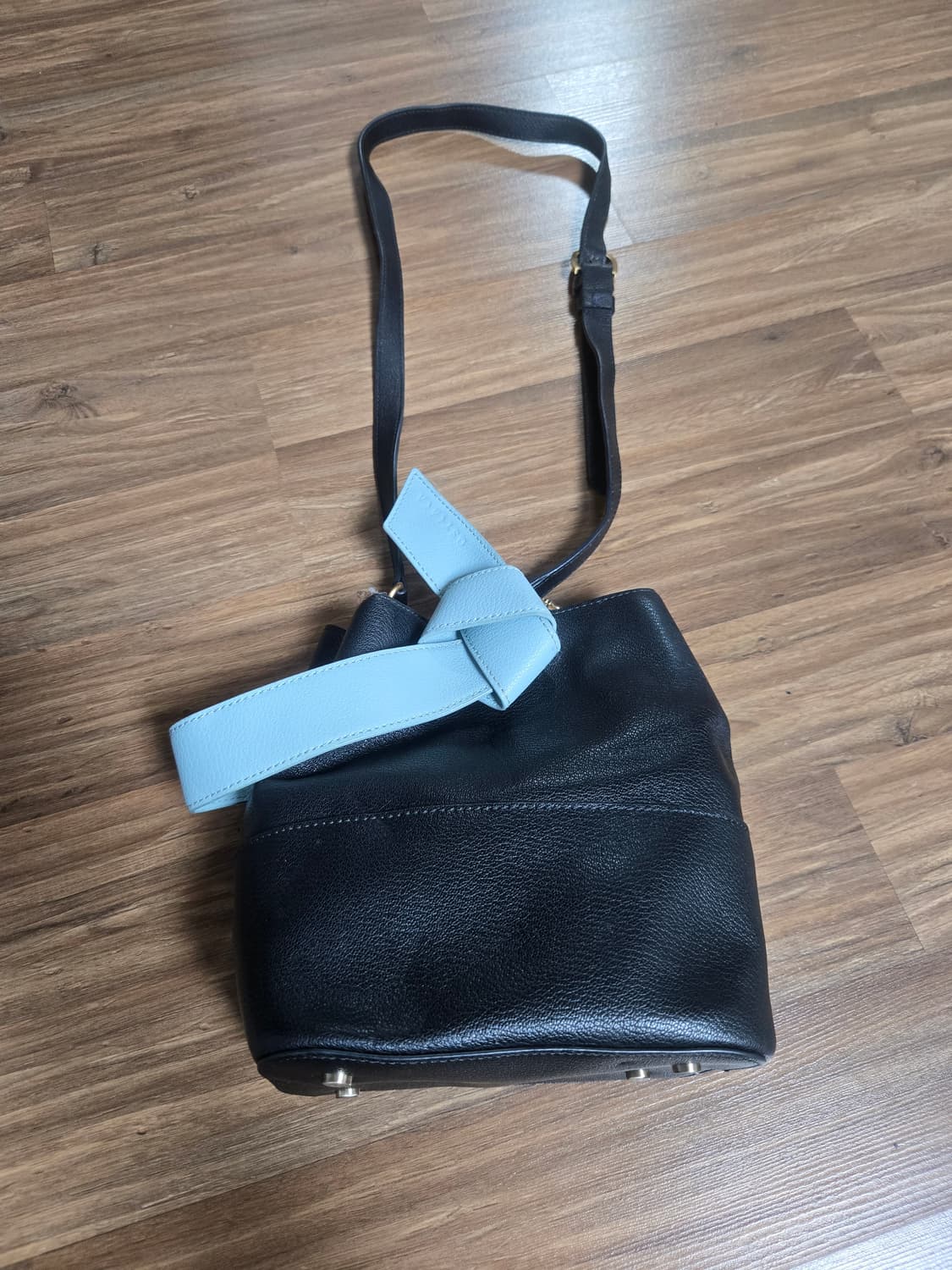 오스트카카 - 리카23 소가죽 버킷백 (민트) 상품이미지1