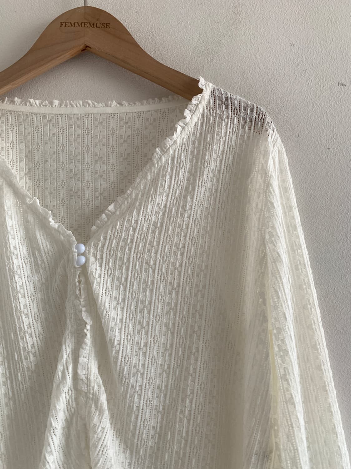 Frill two button lace cardigan 상품이미지5