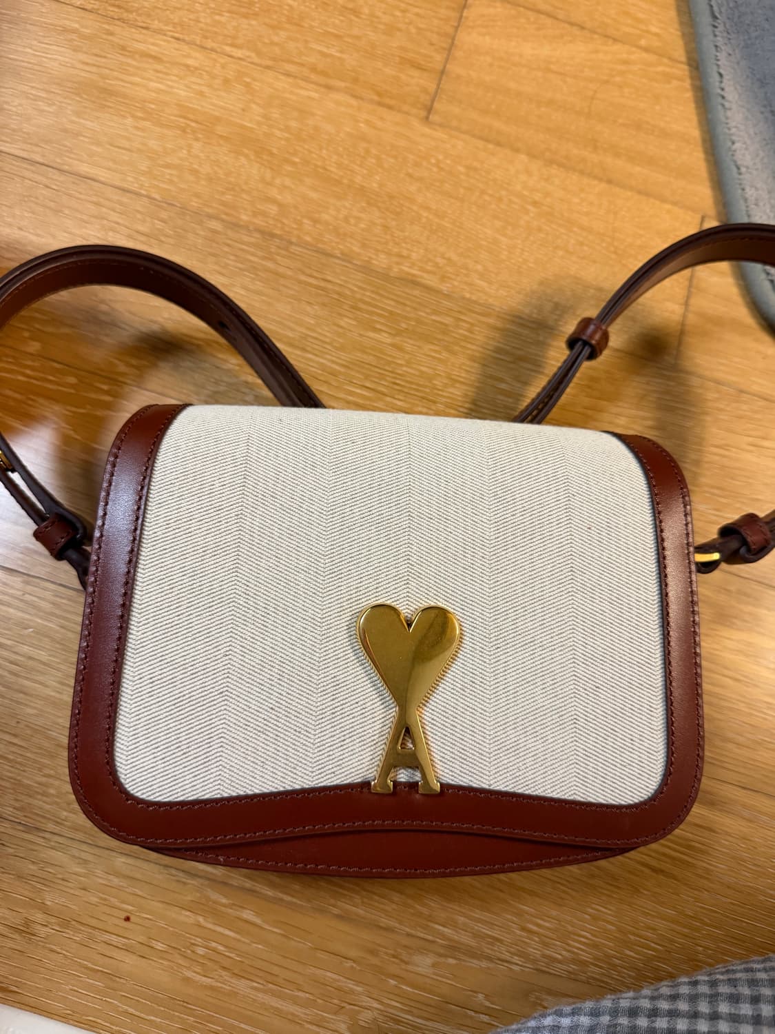 새상품)아미 숄더백  상품이미지1