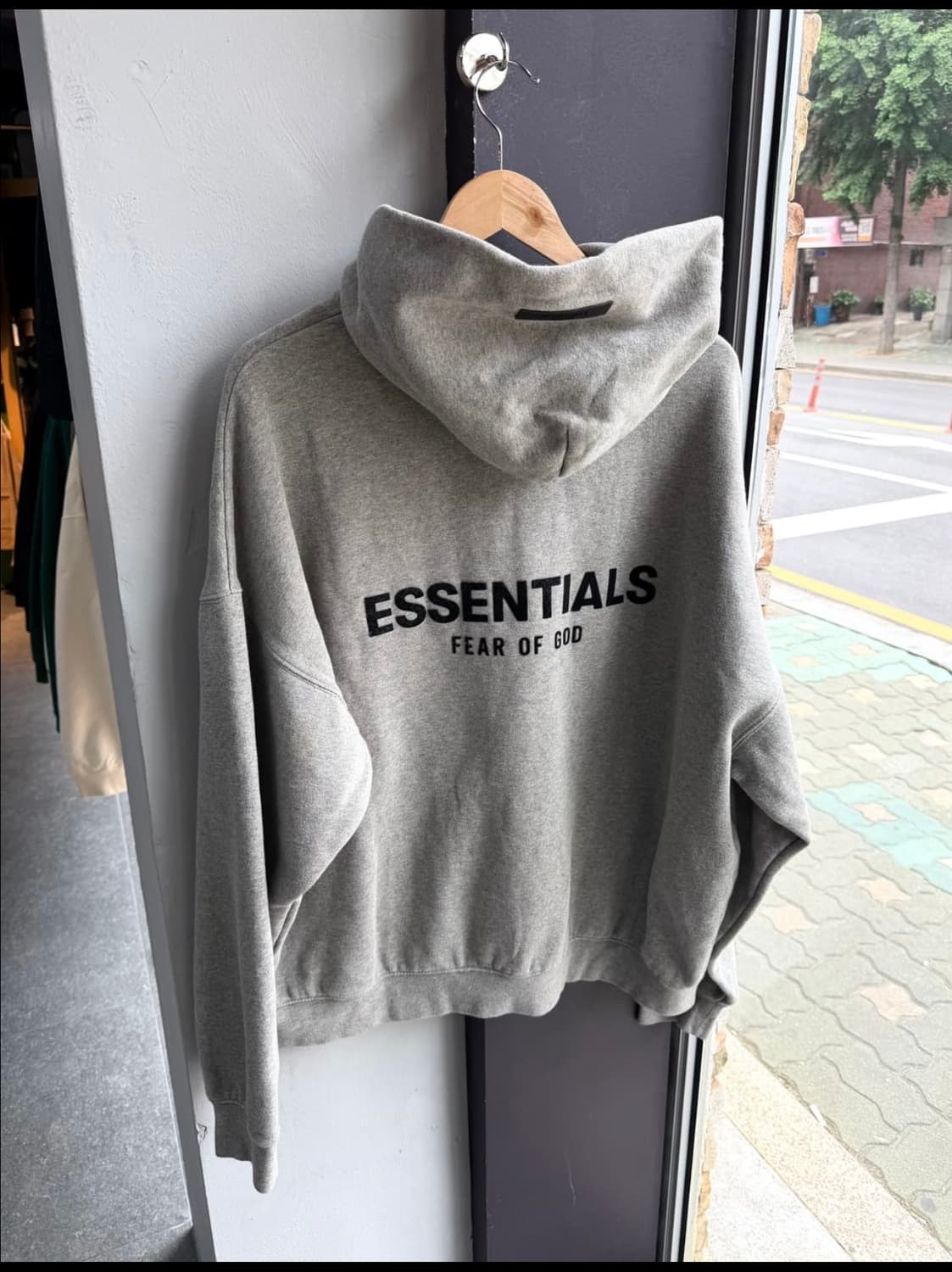 L/ 피어오브갓 에센셜 백로고 후드티 상품이미지7