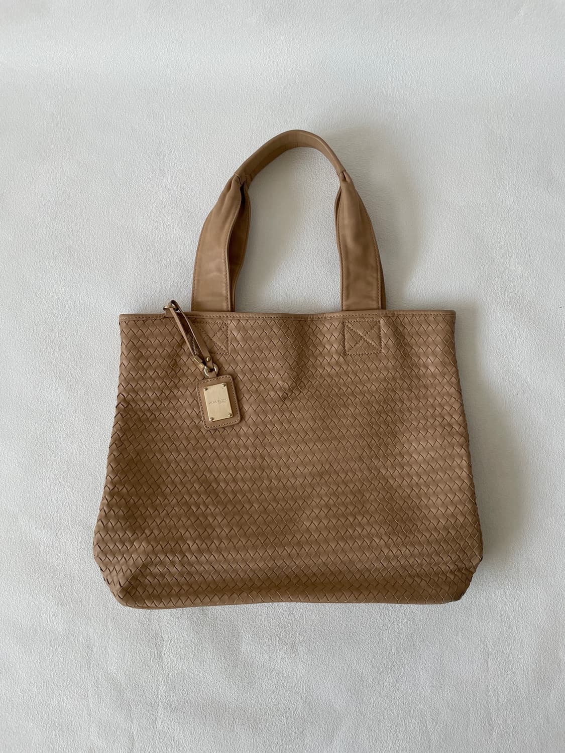 앤클라인(ANNE KLEIN) 레더 위밍 토트백 상품이미지2