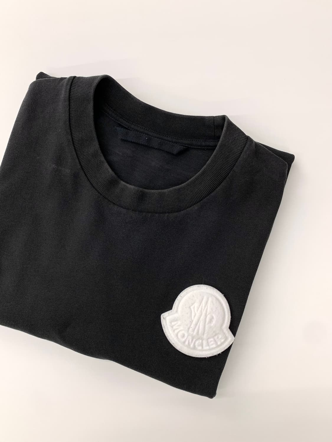 Moncler 몽클레어 블랙 로고 반팔 티셔츠 상품이미지1