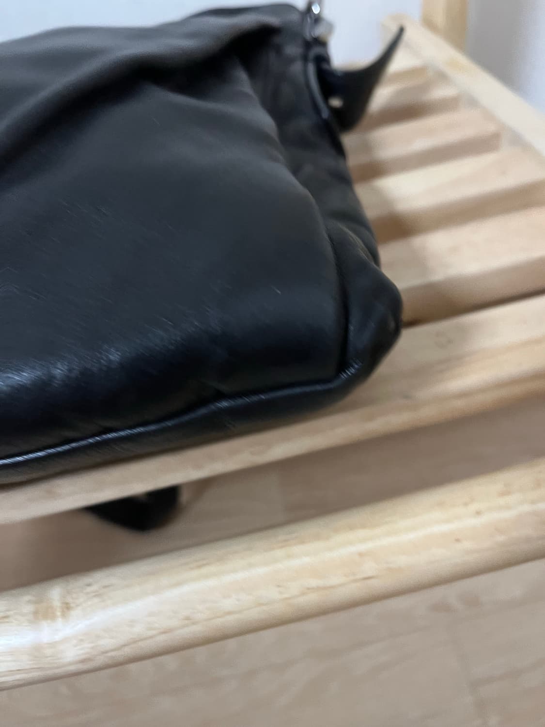 프라다 블랙 송아지 가죽 크로스백 정품 상품이미지7