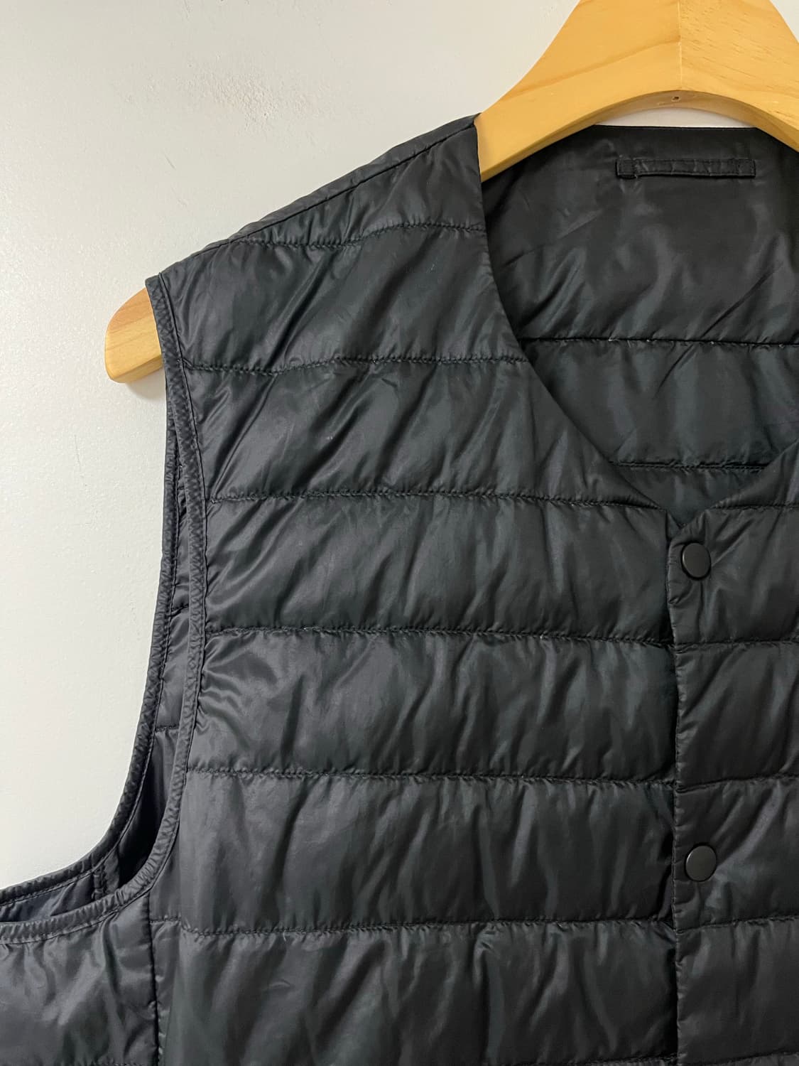 유니클로 경량 패딩 조끼 L 상품이미지3
