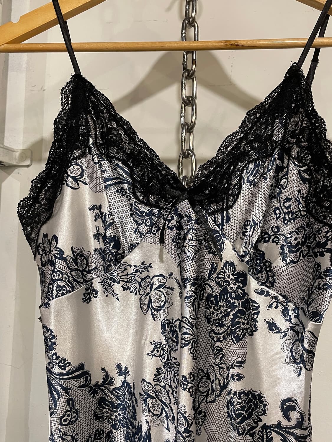 네이비 플라워 레이스 리본 절개 실버 슬리브리스 원피스 오리엔탈 상품이미지4