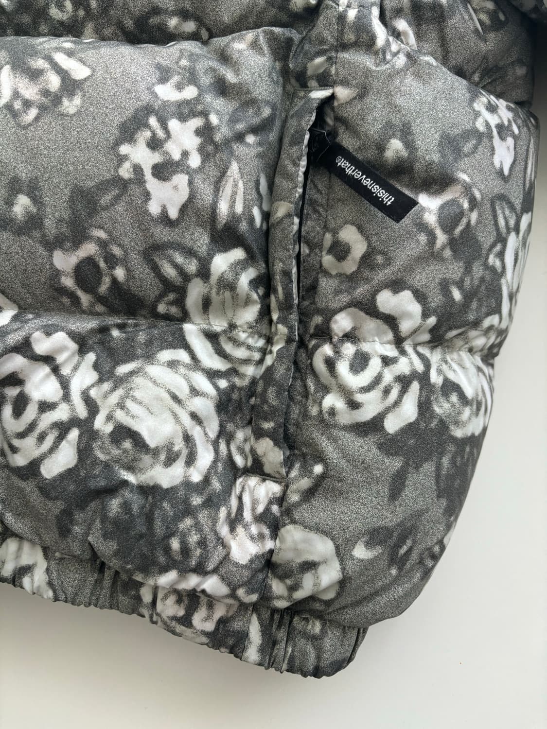 디스이즈네버댓 패딩 Flower - Grey 상품이미지6