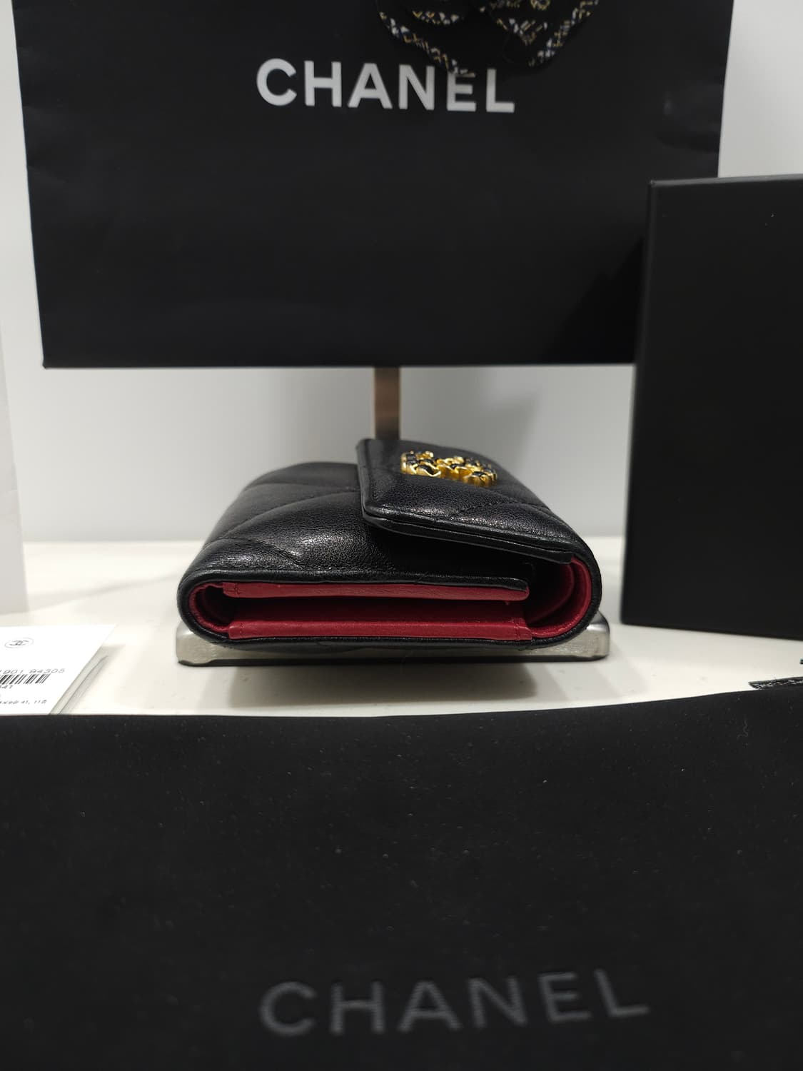[정품] 샤넬 19 스몰 플랩 지갑 AP1064 상품이미지5