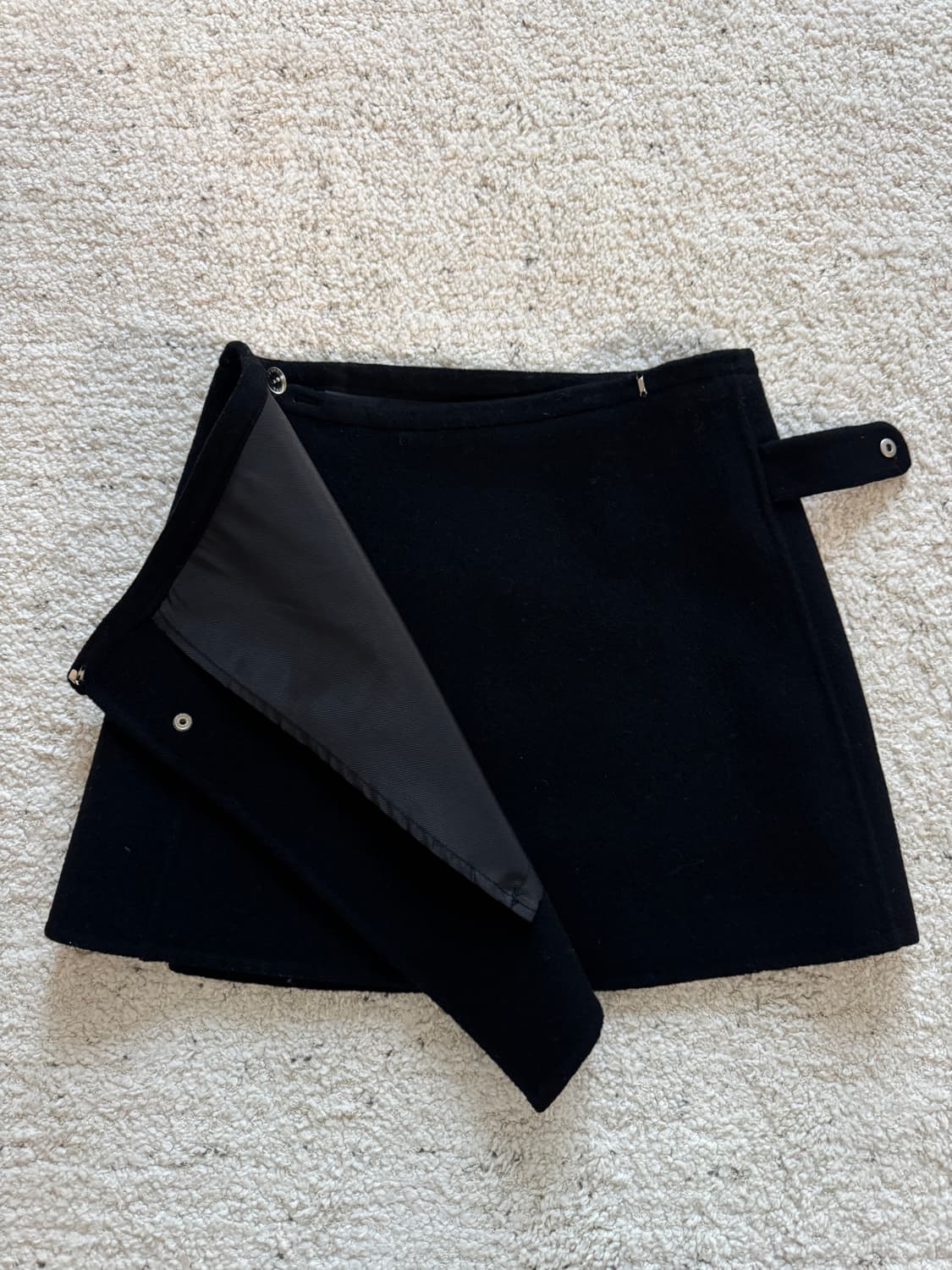 🖤 그로브(GROVE) Joyce Skirt / 차정원 블랙 울스커트 상품이미지8