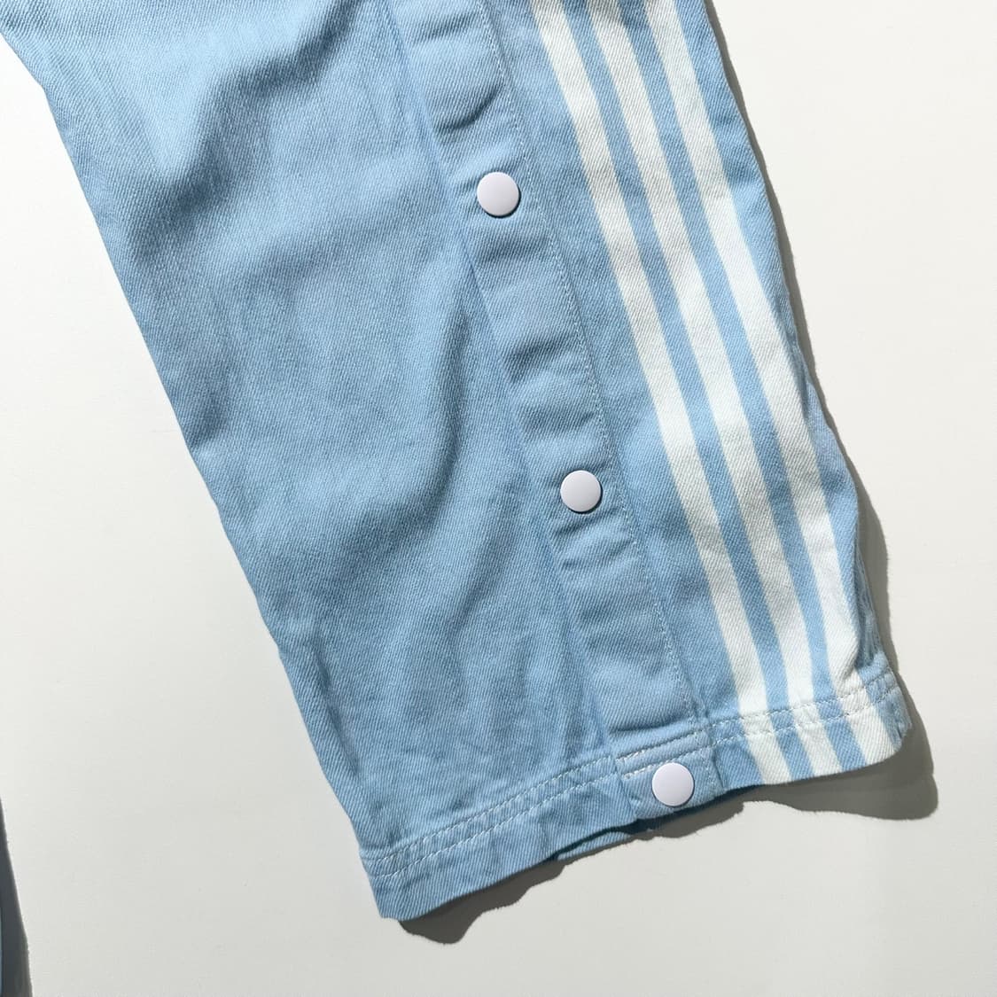 아디다스 사이드버튼 데님 트랙팬츠 상품이미지6