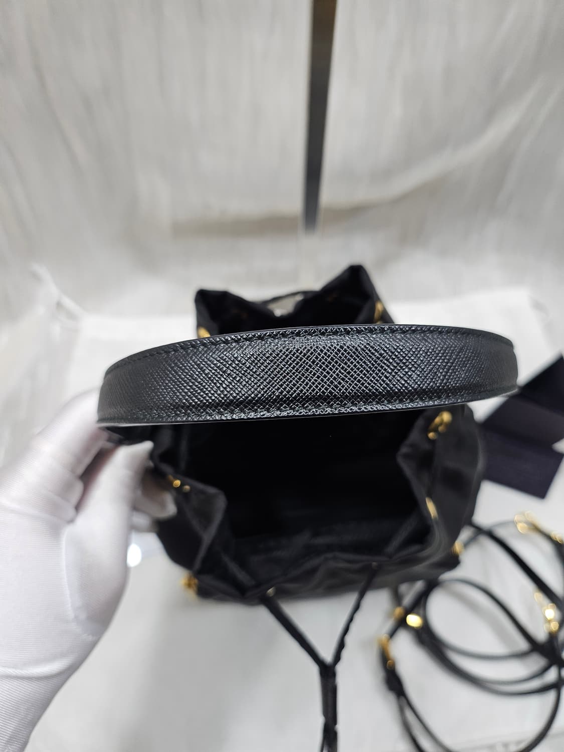 [정품] 프라다 리나일론 버킷백 상품이미지6