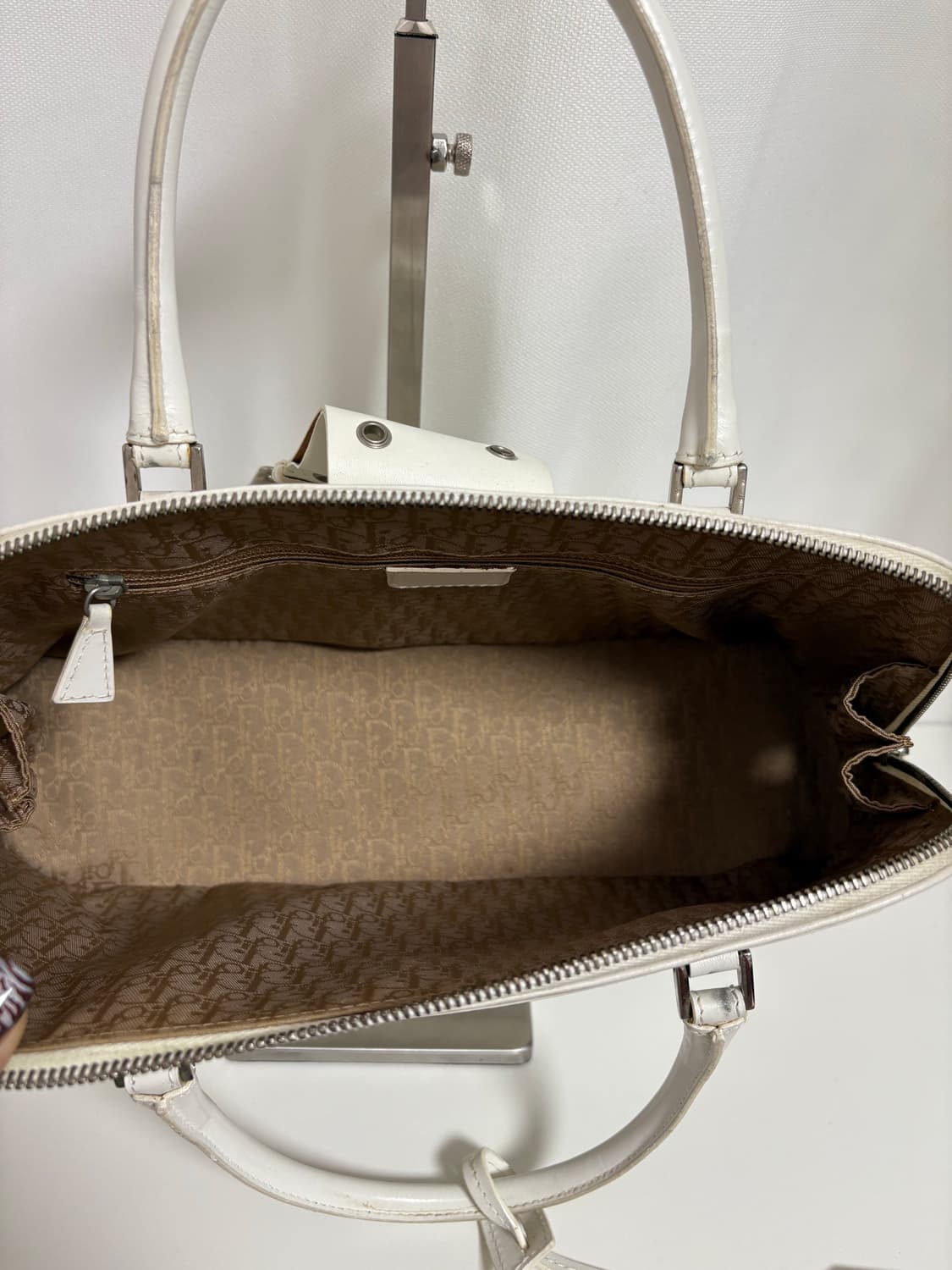 디올 스트릿시크 토트백 화이트 상품이미지7