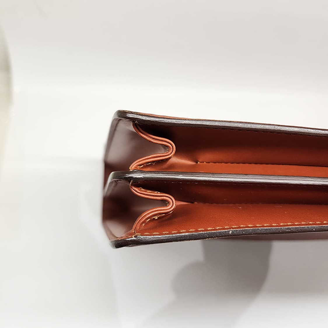 루이비통 에삐 세르비엣 콘세이에 서류가방 카멜 상품이미지4