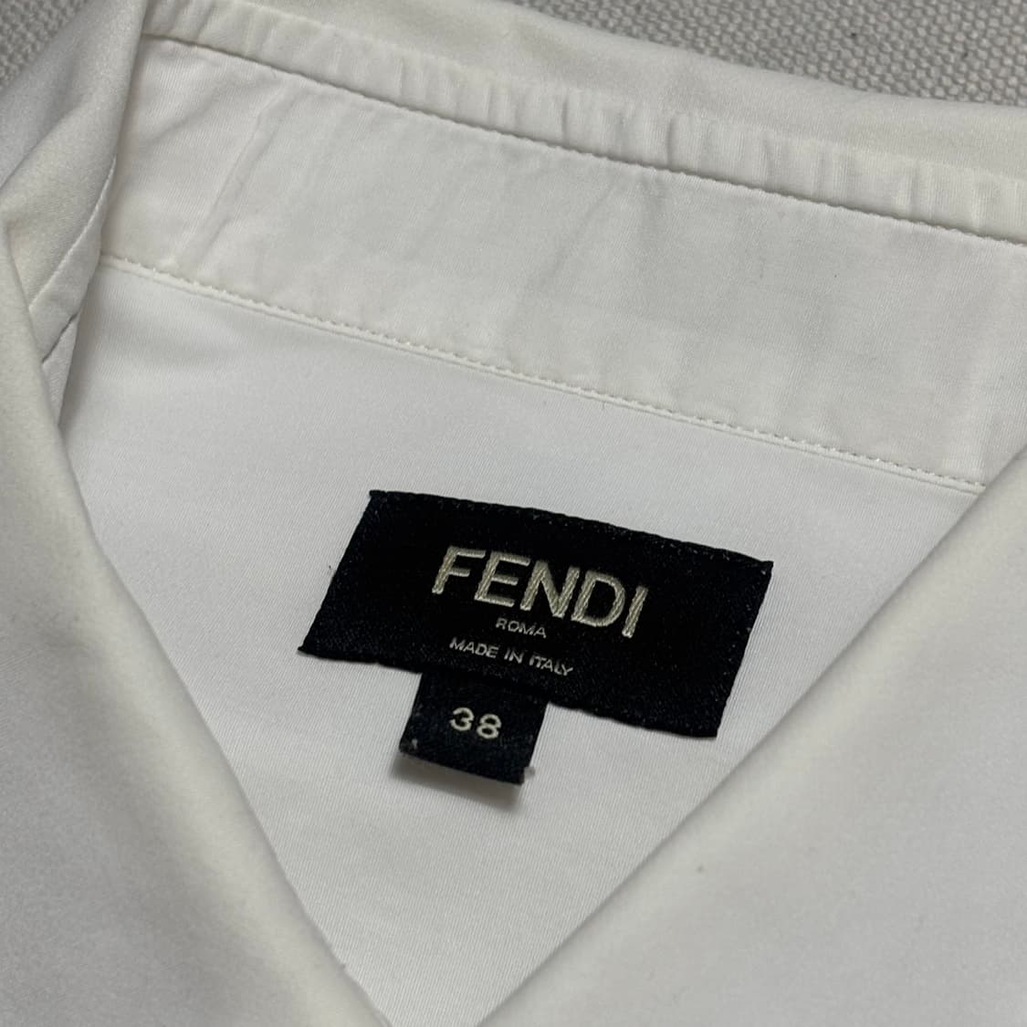 38 펜디 화이트 셔츠 상품이미지4