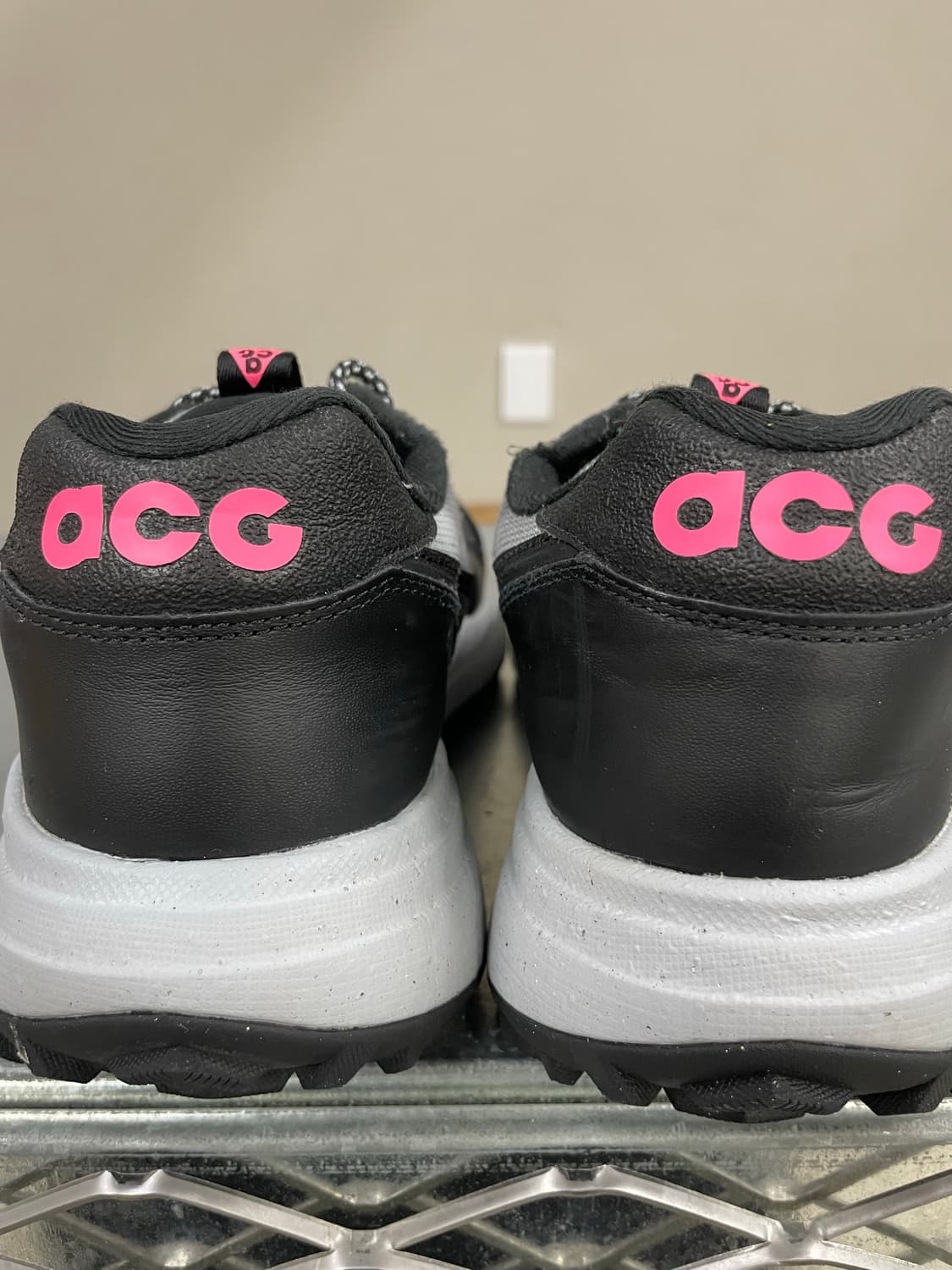 나이키 ACG 로우케이트 블랙 하이퍼 핑크 285 (gr-4768) 상품이미지9