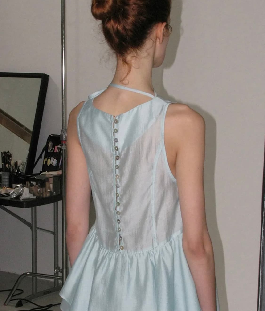 파르티멘토우먼 타이넥 프릴 셔링 블라우스 스카이 민트 상품이미지1