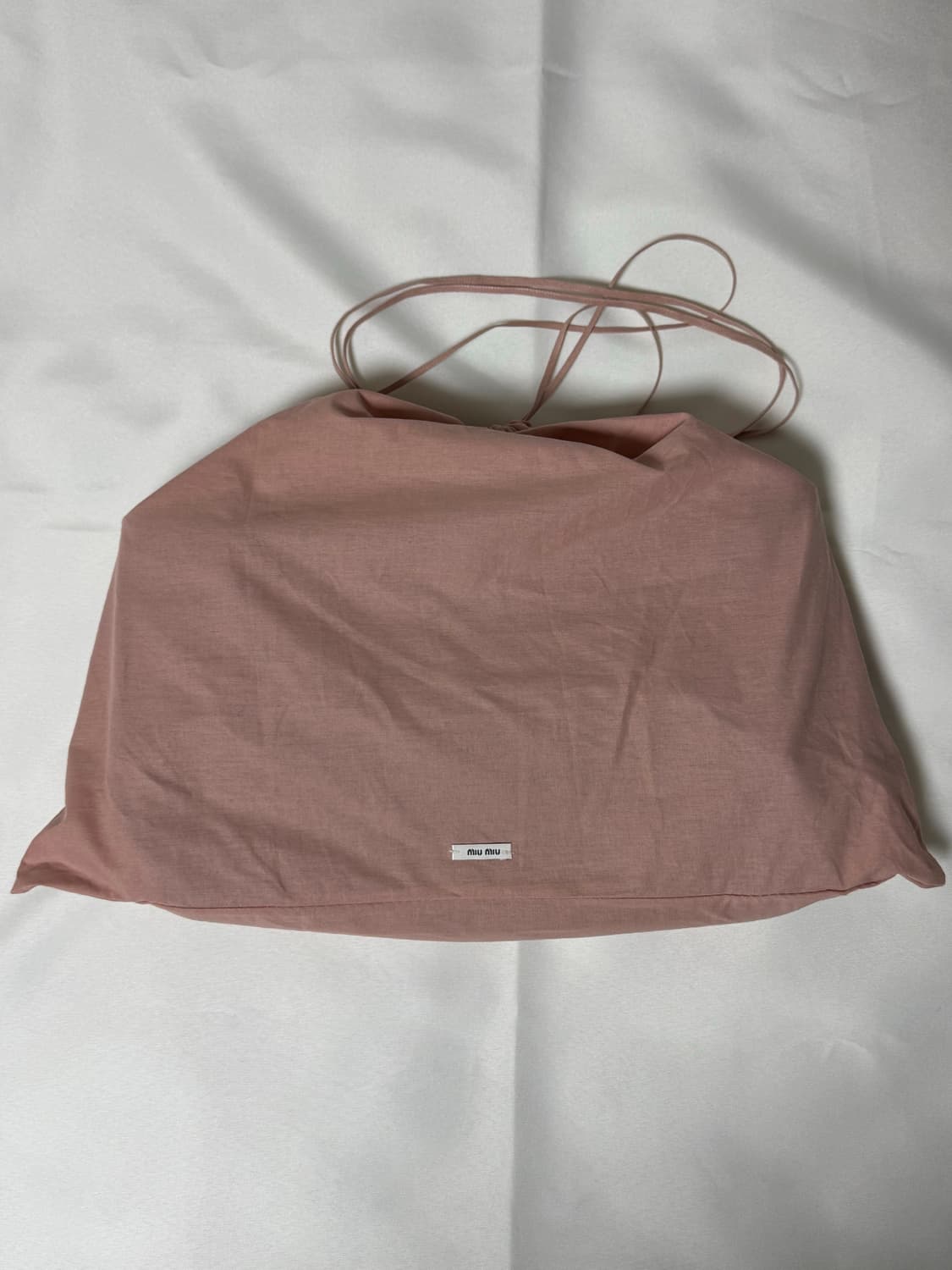 미우미우 실버 시퀸 로고 쇼퍼백 상품이미지5