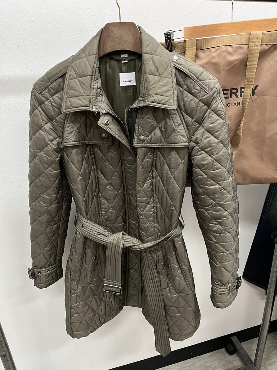 여) 버버리 신형 벨티드 퀼팅코트  상품이미지2