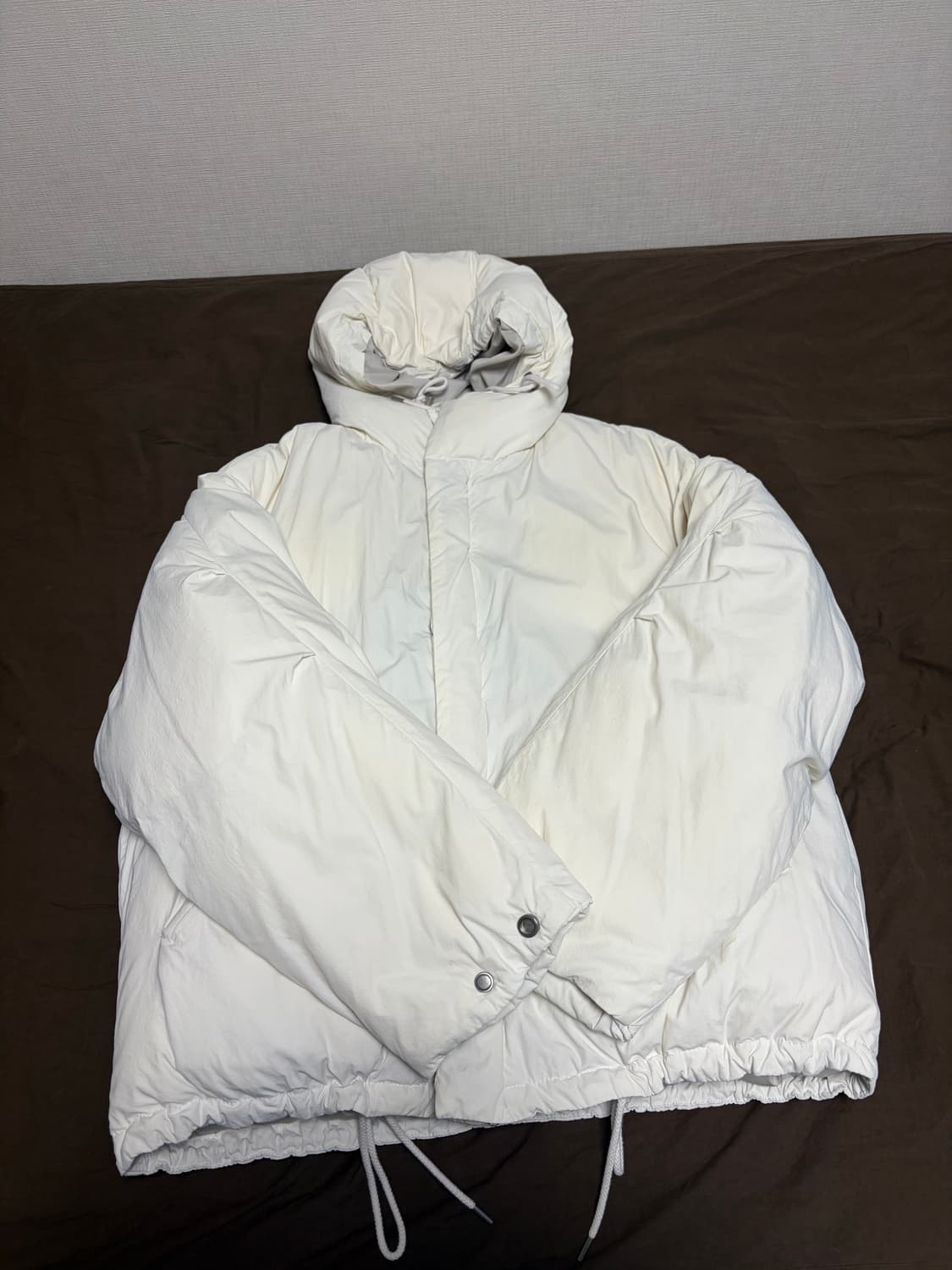 비슬로우 후드 쇼츠 다운 파카 화이트 S 상품이미지4