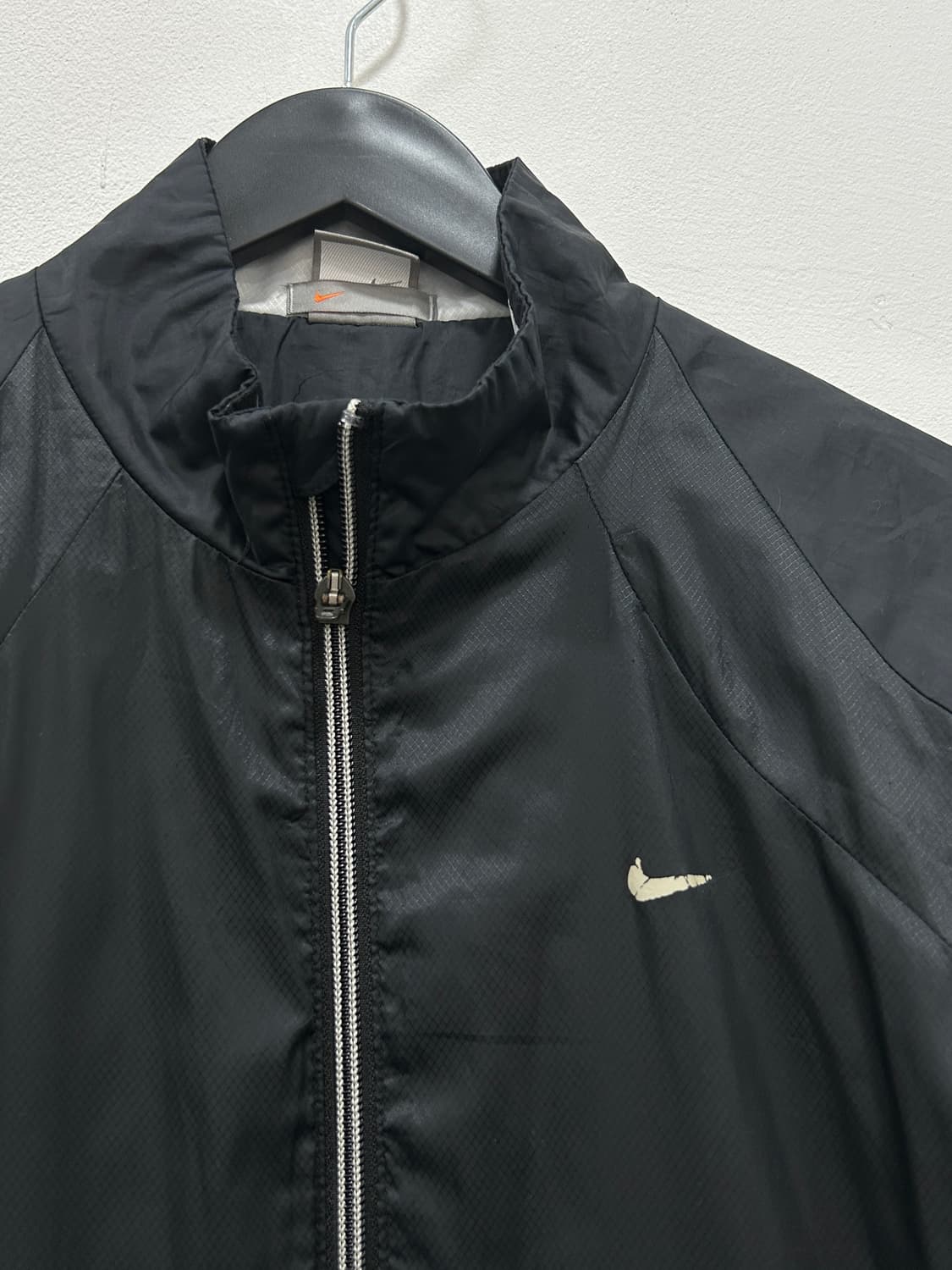 나이키 블랙 바람막이 집업 자켓 검흰 상품이미지2