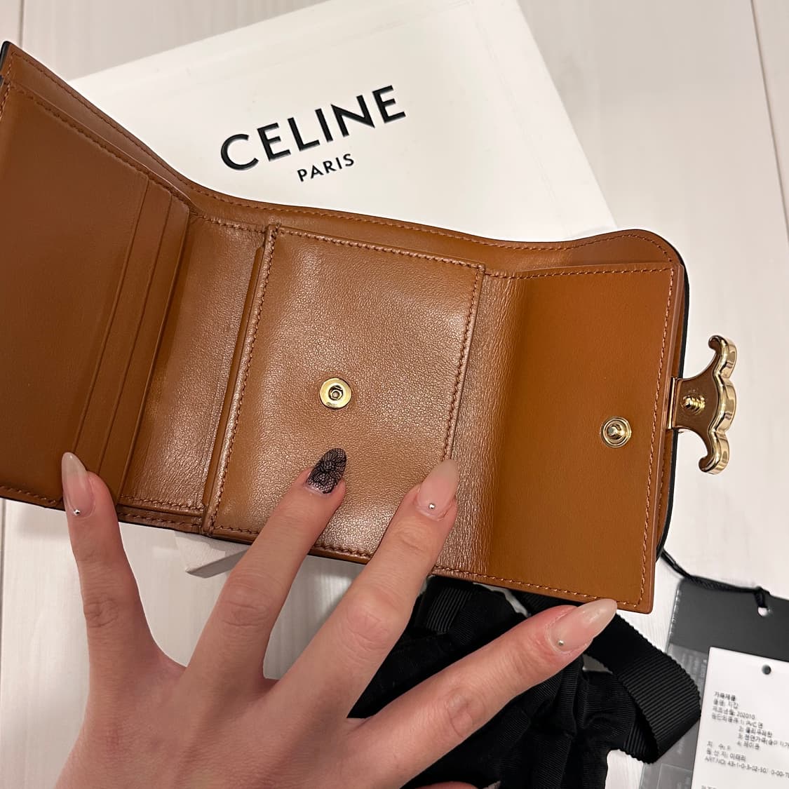 CELINE Small Flap Wallet 셀린느 트리옴프 지갑 상품이미지9