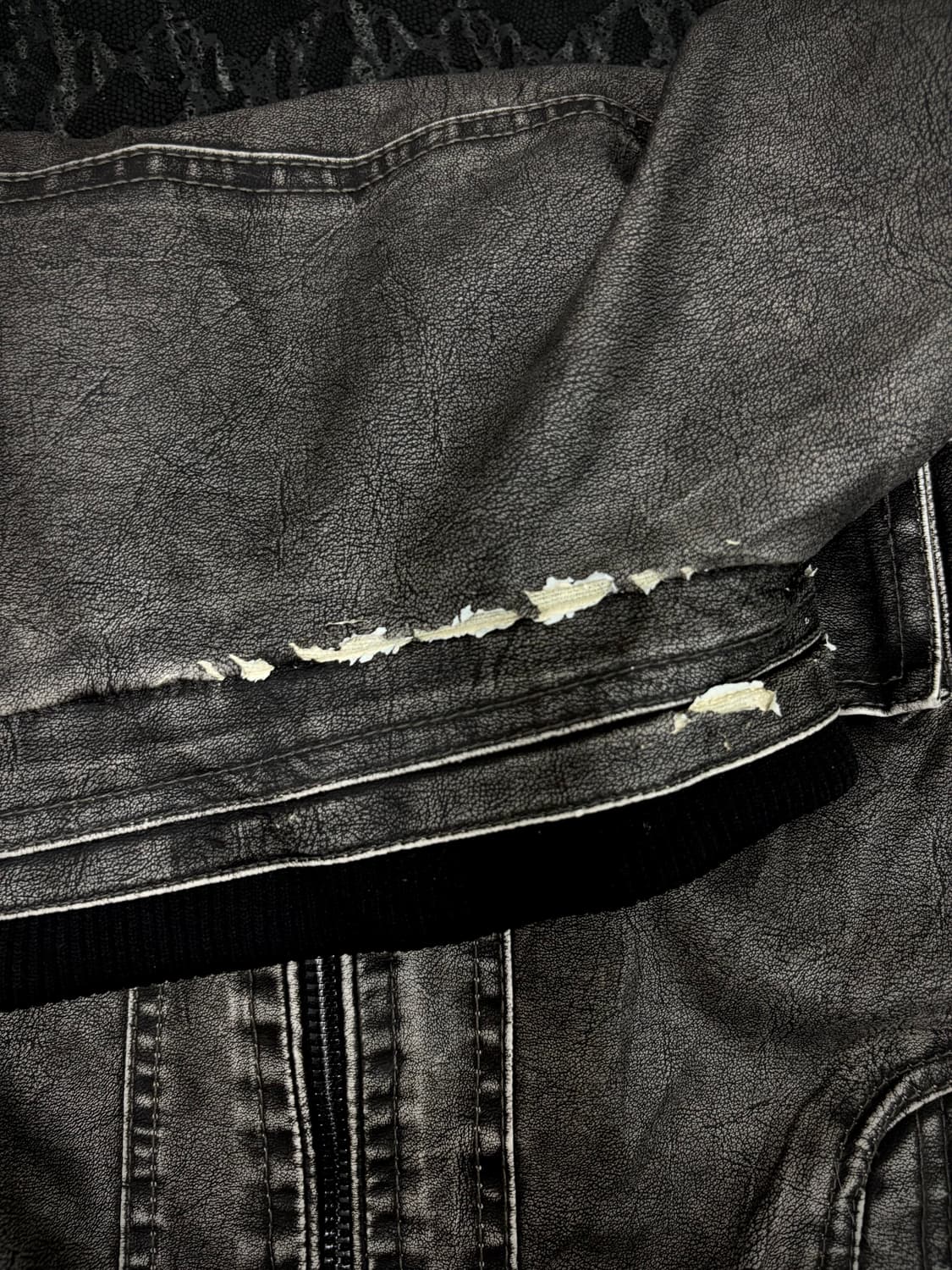 “Vintage” 00’s Rare Design Metal Coated  상품이미지5