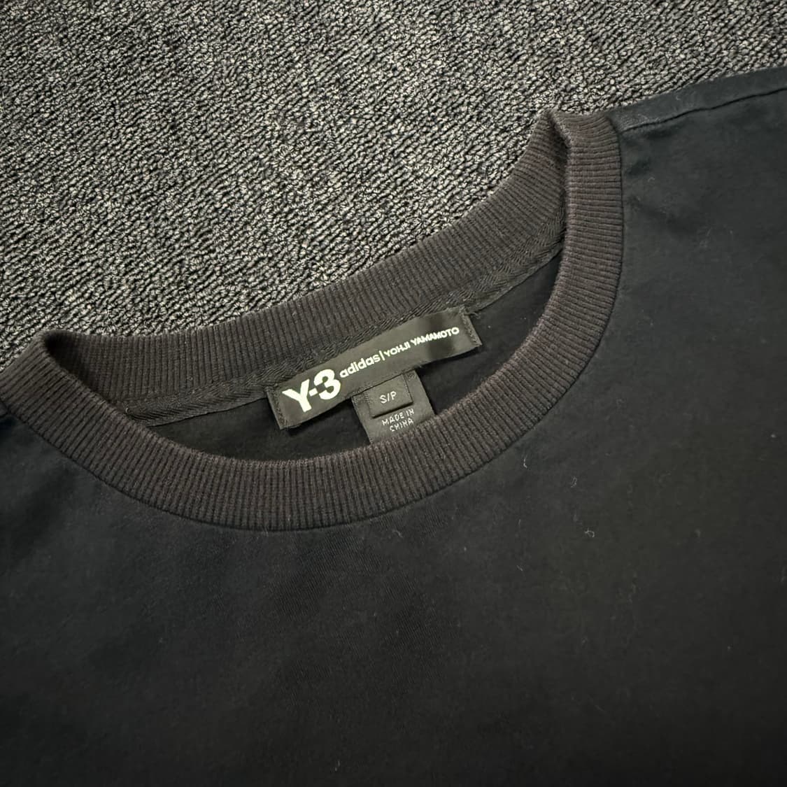 Y-3 아디다스 요지야마모토 백 스컬자수 반팔티 상품이미지8