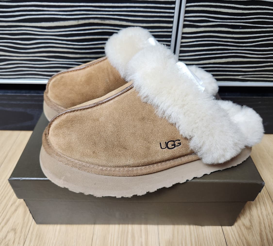 UGG 어그 디스케트 체스트넛 슬리퍼 (모델명:1122550-CHE) 상품이미지2