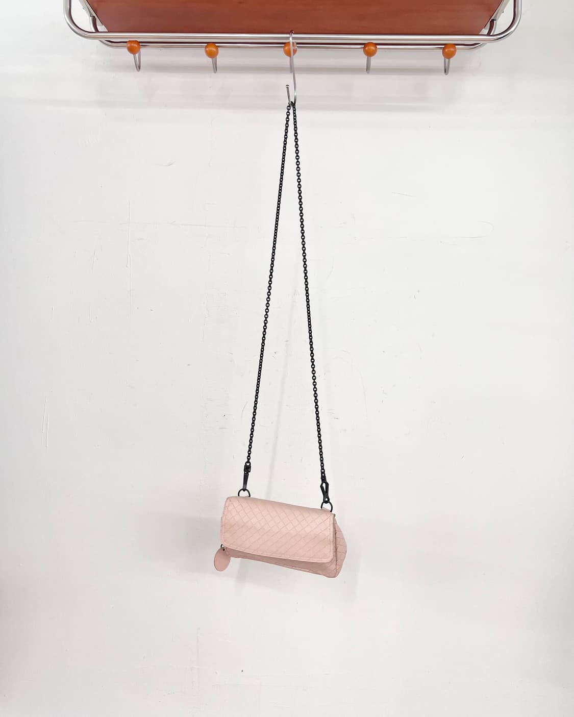 보테가 베네타 핑크 인트레치아토 체인 크로스백 상품이미지2