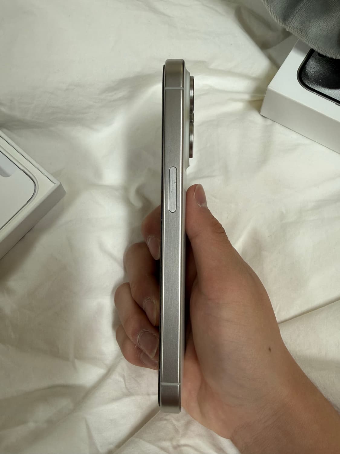 아이폰 15프로 128기가 화이트 티타늄 상품이미지2