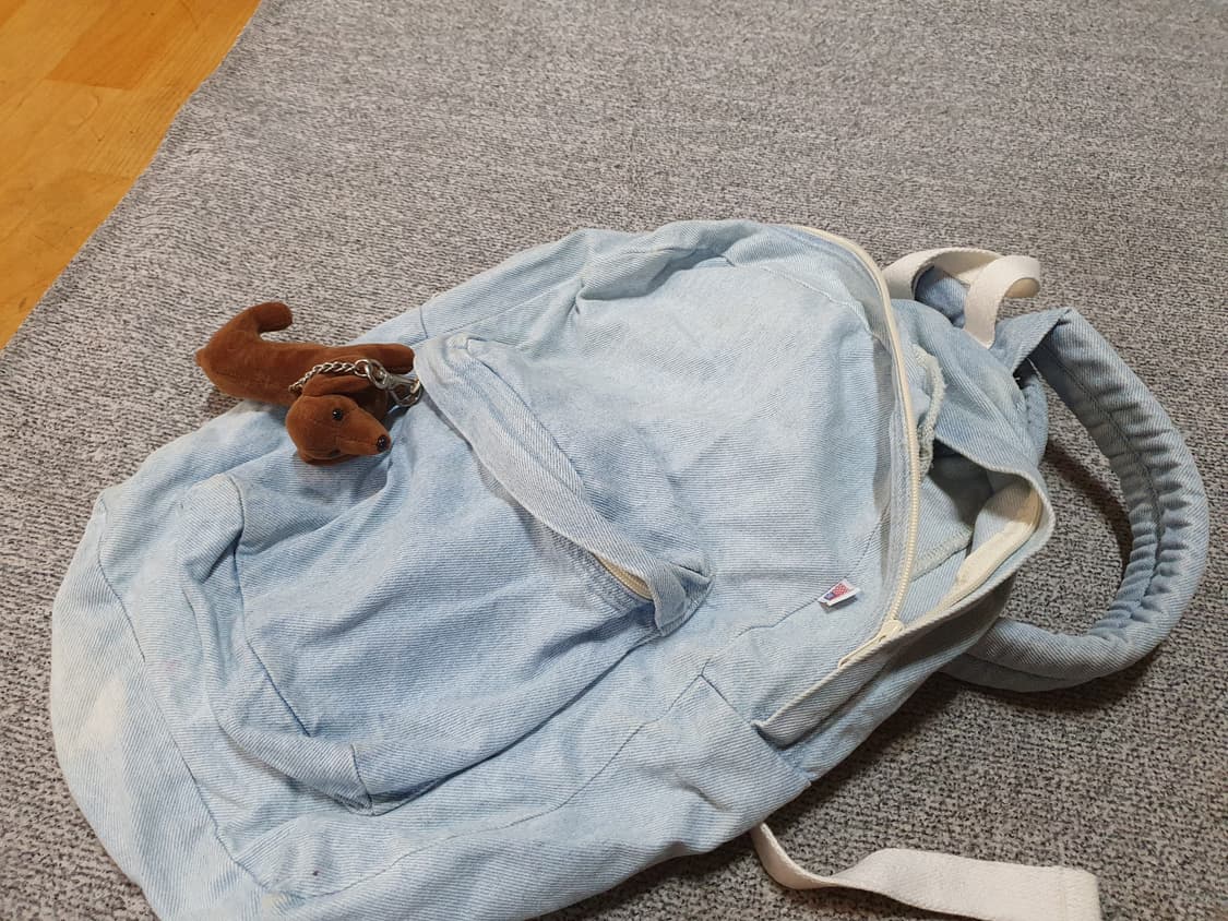 데님 백팩 키링포함
사진상 보이는그대로 넘넘 예뻐요
득템  상품이미지3