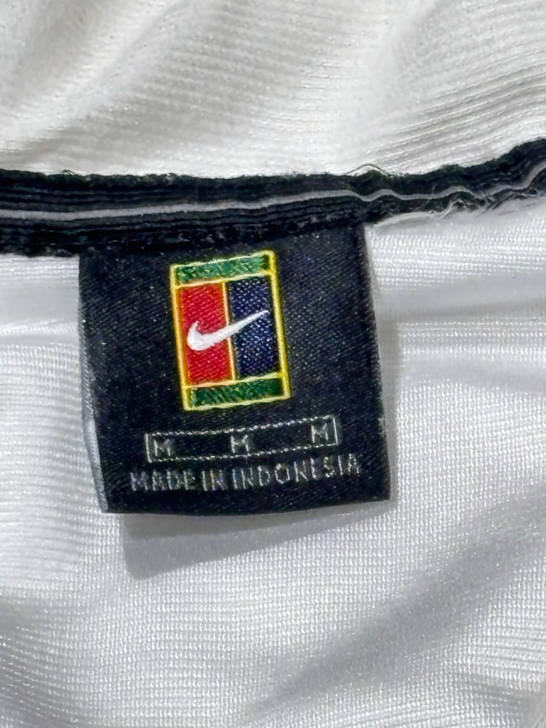 나이키 00‘s 테니스로고 화이트 바람막이 상품이미지6