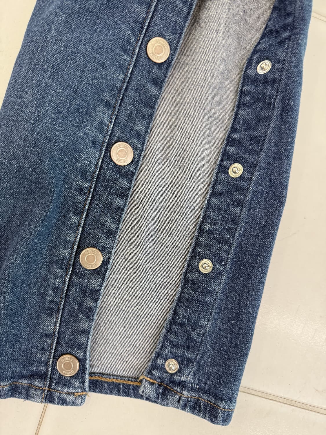 GUESS 상품이미지3