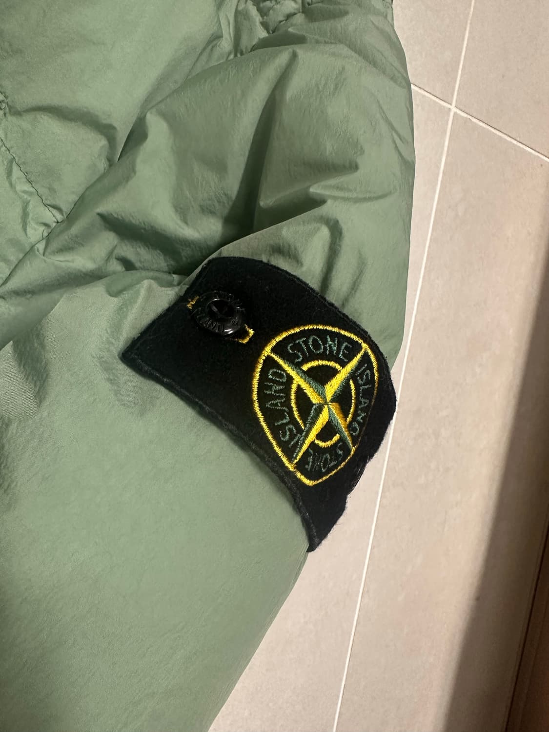 [XL] 정품 스톤아일랜드 22FW 크링클랩스 논후드 패딩 세이지 상품이미지4